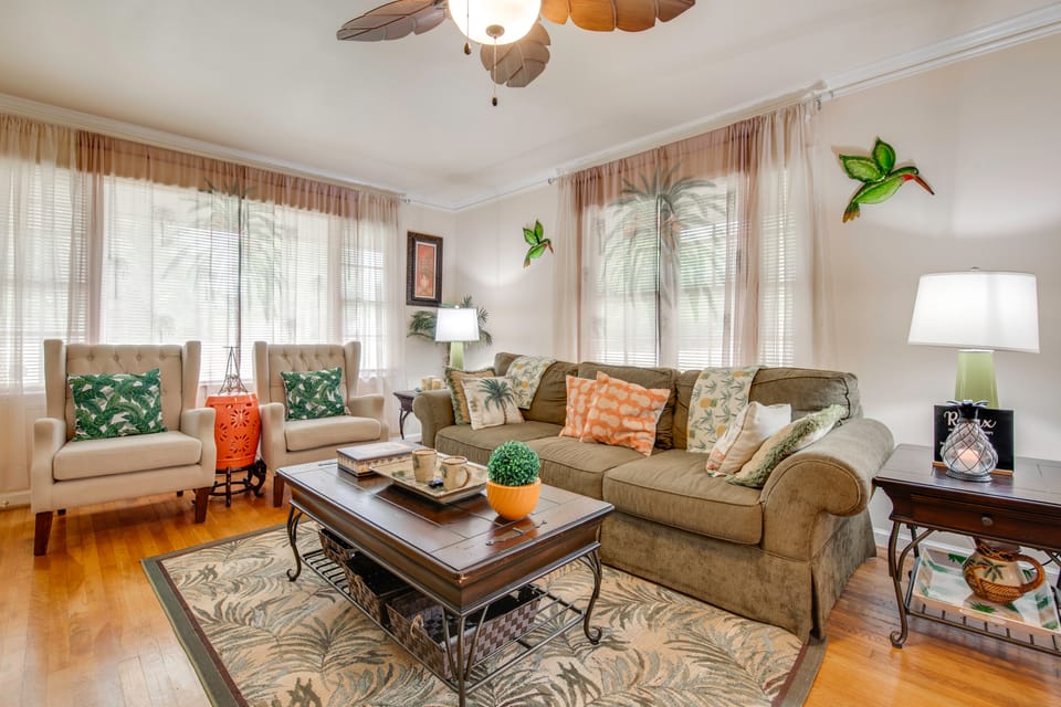 Peaceful Porch, Yard! Riverdale Home Near Dtwn ATL House in Riverdale
