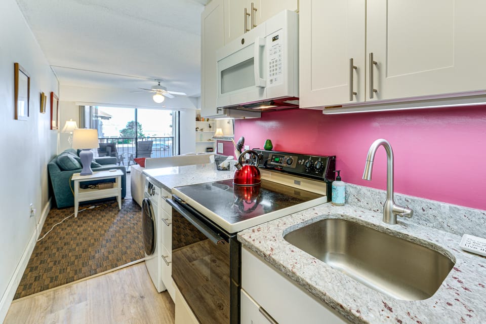 200 Feet to the Beach! Cute Ocean City Condo Apartment in Ocean City