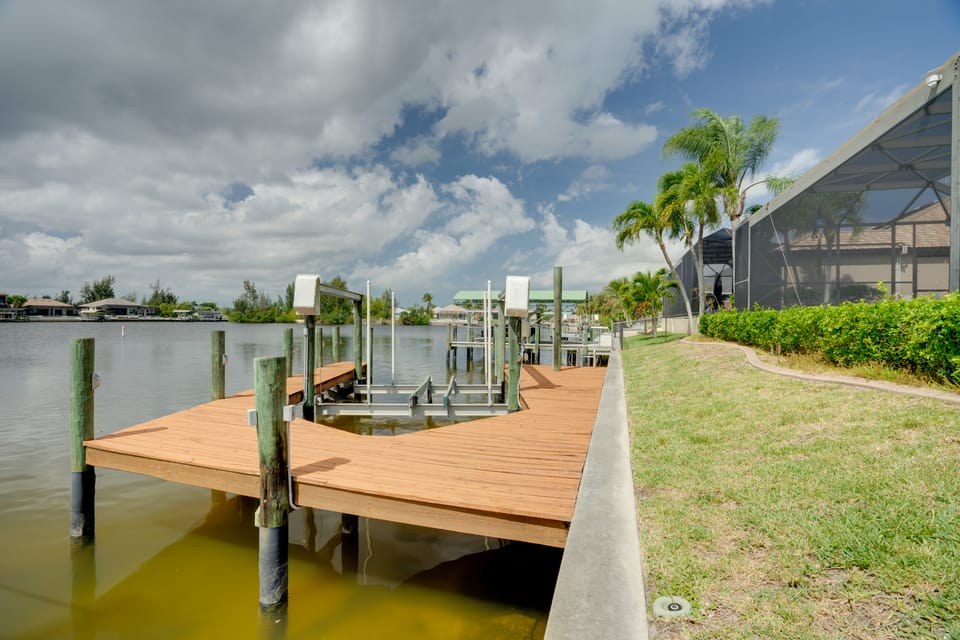 Cape Coral Lakefront Living! Home w/ Pool, Lanai House in Cape Coral
