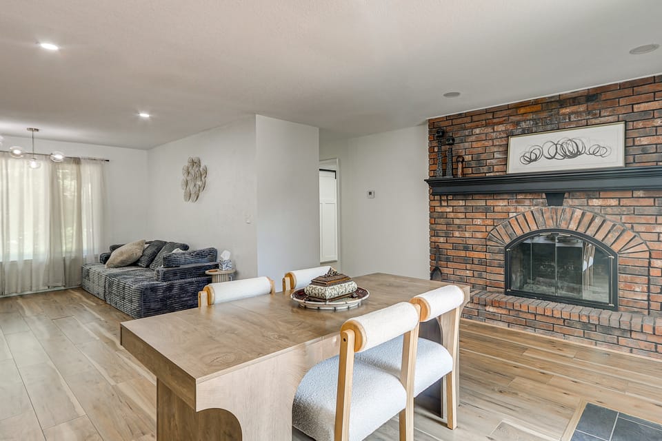 Great for Youth Sports Trips! Roomy Goddard Home House in Wichita