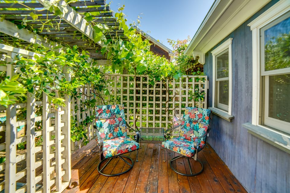 Charming Sonoma Wine Country Home Base w/ Extras House in Cloverdale