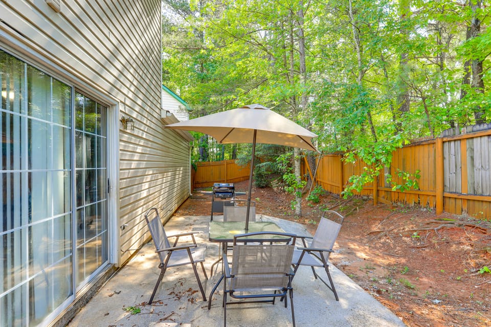 3 Mi to The Village! Family Home in Stone Mountain House in Georgia