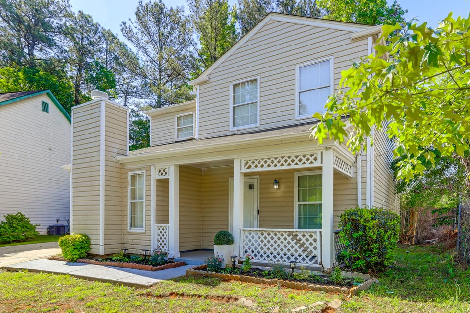 3 Mi to The Village! Family Home in Stone Mountain House in Georgia