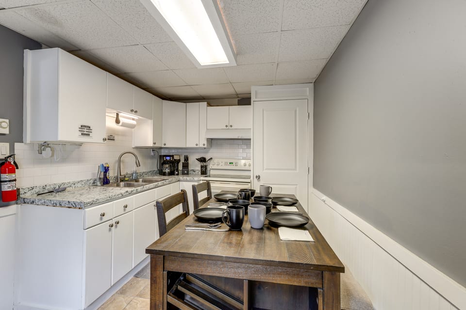 Walk to Appalachian Trail! Creekside Duncannon Gem Apartment in Pennsylvania