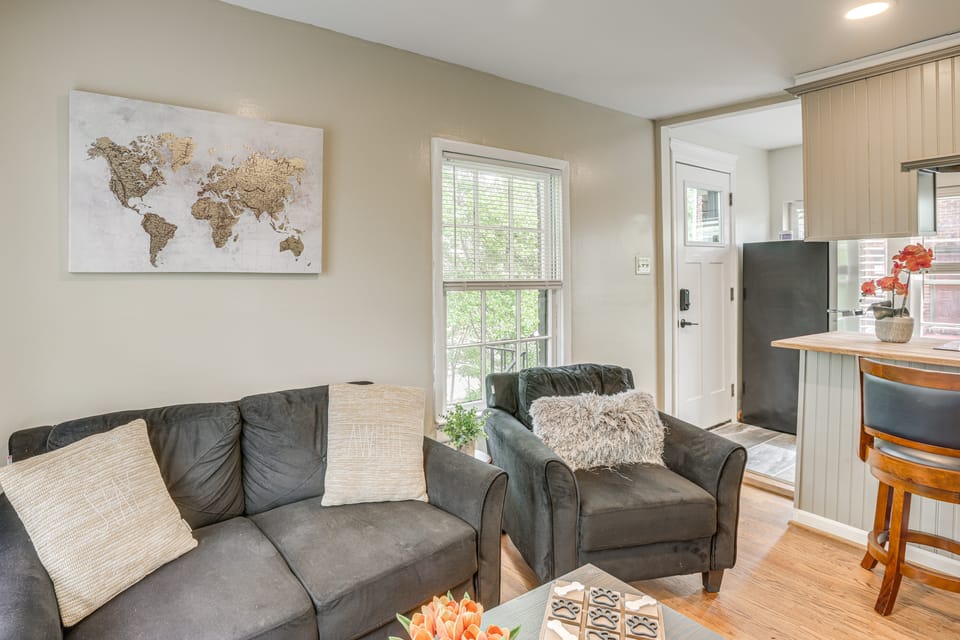 Birmingham Apt Near Amphitheater w/ Shared Patio Apartment in Birmingham