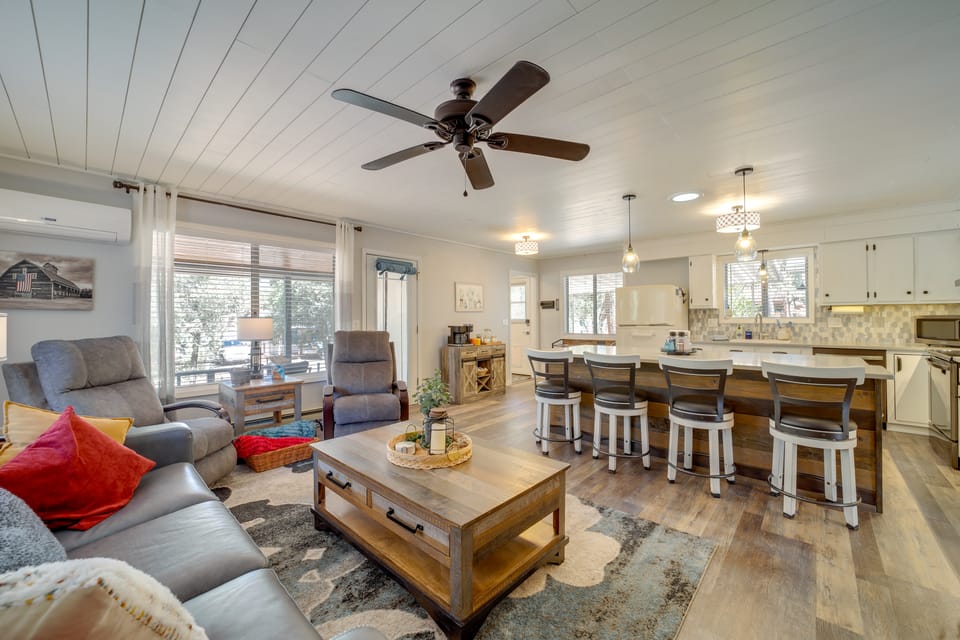 Payson Summer Getaway w/ Backyard Cottage in Payson