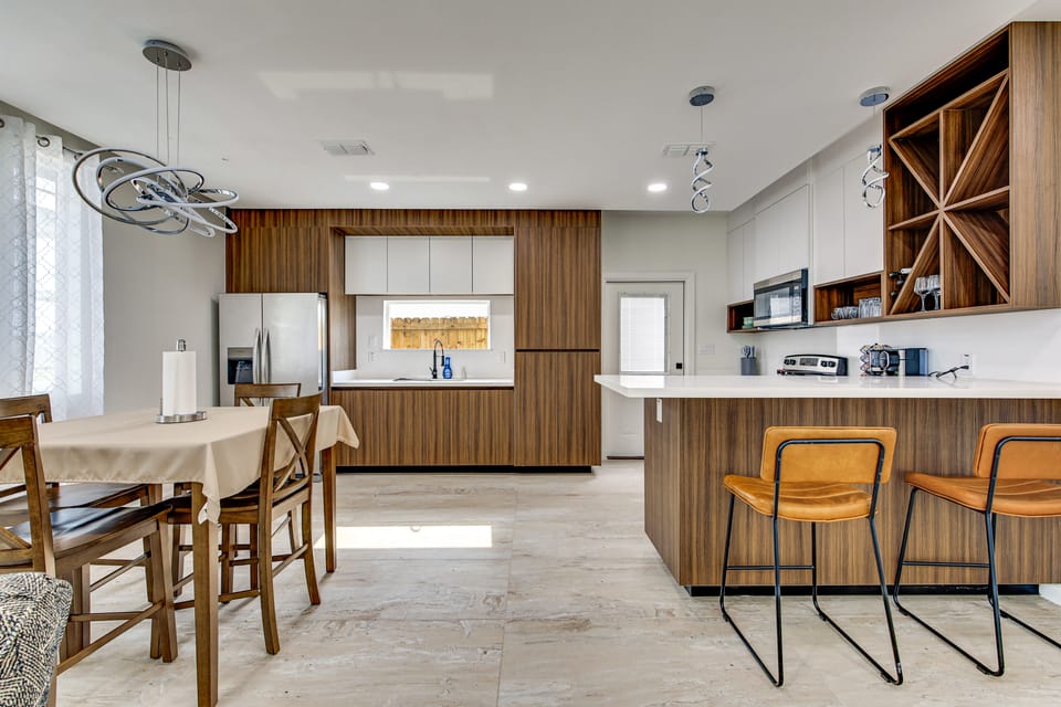 Modern Getaway w/ Private Patio & Grill in McAllen Apartment in McAllen