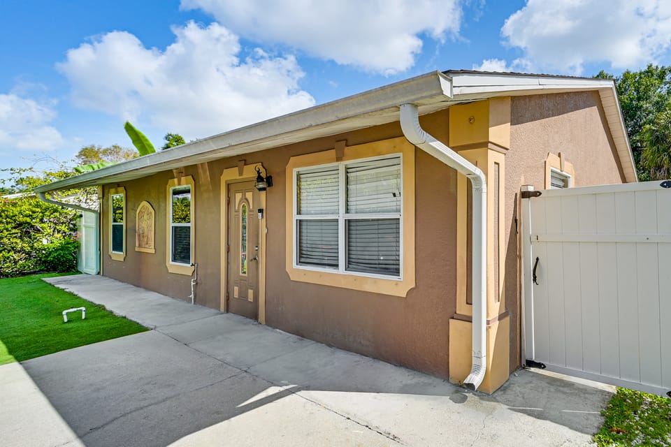 2 Mi to Public Pool! Cozy Naples Cottage w/ Patio Cottage in Lely Resort
