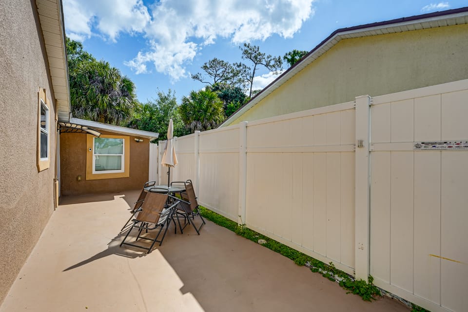 2 Mi to Public Pool! Cozy Naples Cottage w/ Patio Cottage in Lely Resort
