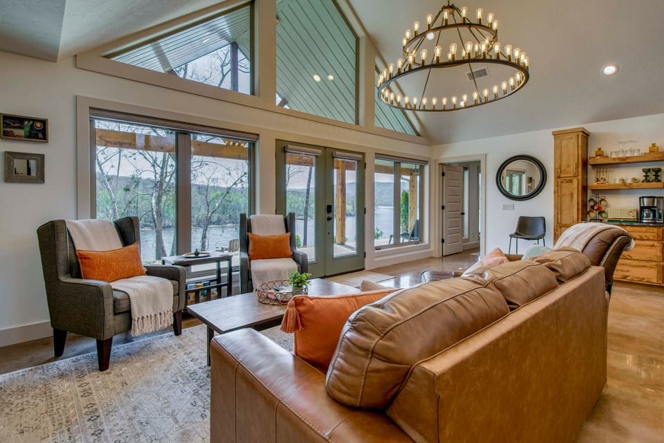 'CopperTop Cabin' Waterfront White River Retreat House in Arkansas