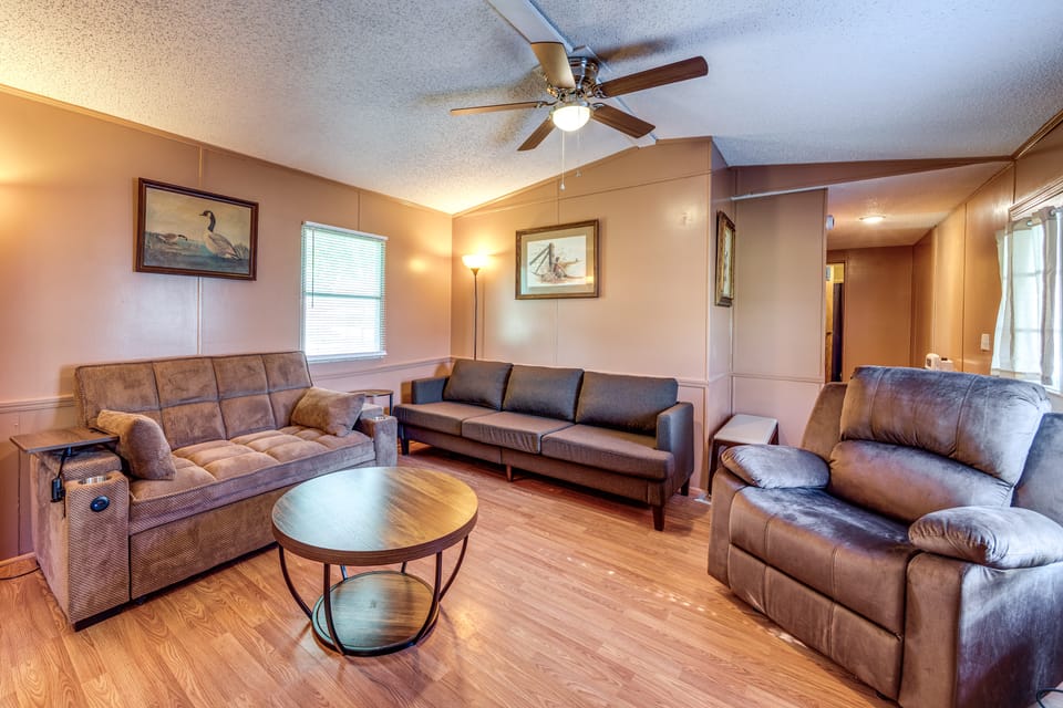 3 Mi to Swan Lake! Hunting & Fishing Retreat House in Missouri