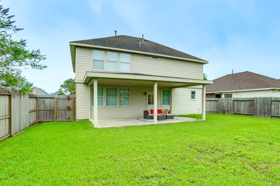 Private Yard & Furnished Patio! Rosenberg Retreat House in Rosenberg