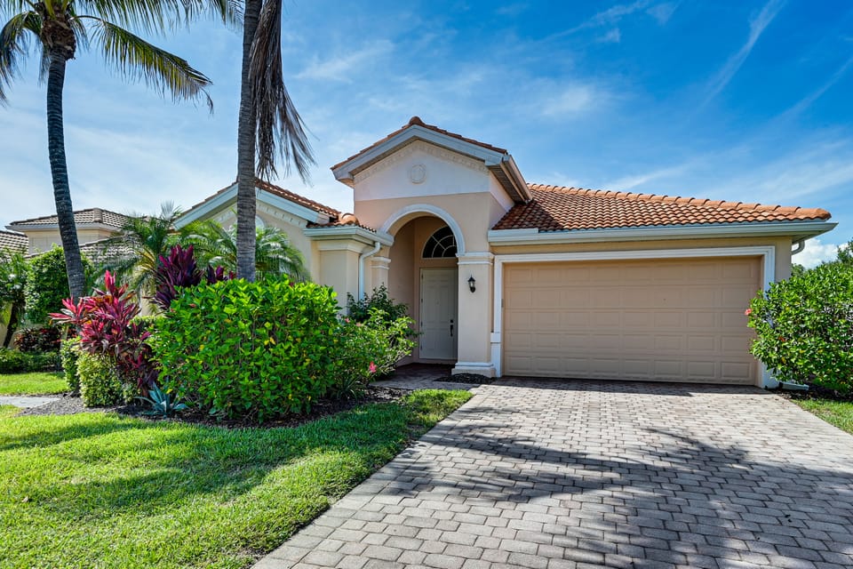 Extended Stay in Naples! Home w/ Community Perks House in Collier County