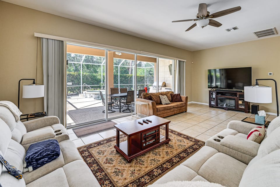 Extended Stay in Naples! Home w/ Community Perks House in Collier County