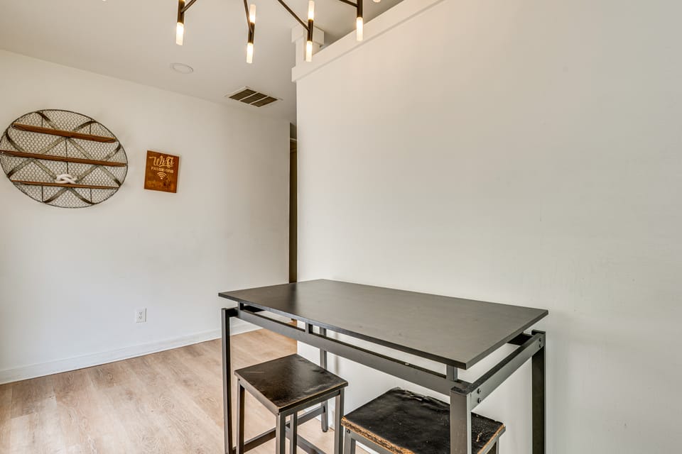 2 Mi to Mercedes-Benz Stadium: WFH-Friendly Escape House in Atlanta