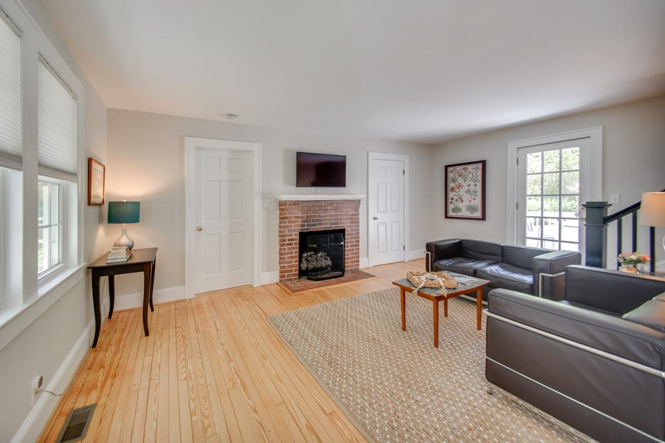 Located in the Heart of Gloucester Courthouse! House in Gloucester