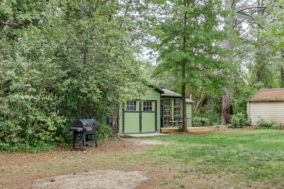 Quiet Tree-Lined Yard & EV Charger: Near I95 Apartment in North Carolina