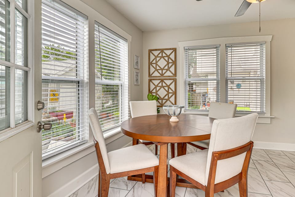 Walk to Macken Park! 5 Min to Downtown KC House in North Kansas City