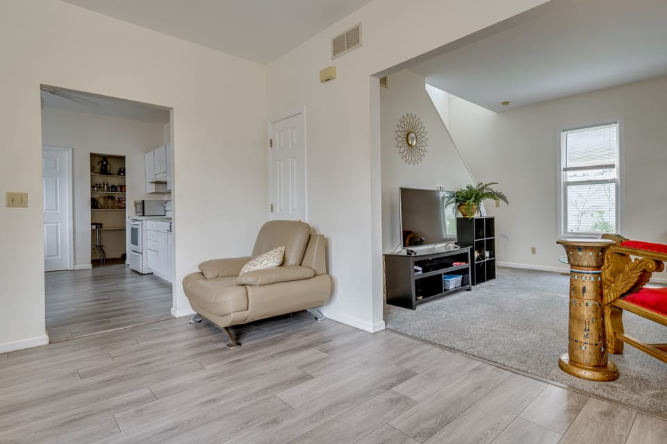 < 1 Mi to UIUC! Family Game Day Hub w/ Large Yard House in Champaign