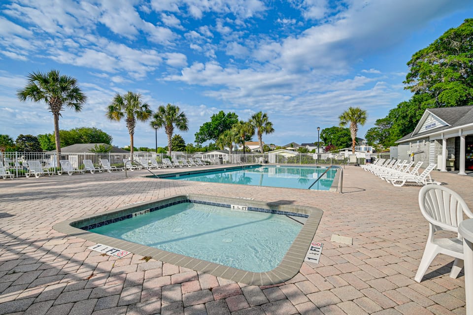 < 1 Mi to Sand! Family-Friendly Surfside Beach Gem House in Surfside Beach