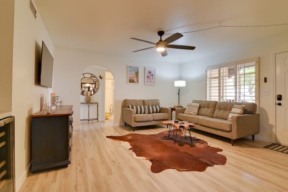 4 Mi to Old Town! Extended Desert Escape w/ Pool Apartment in Phoenix