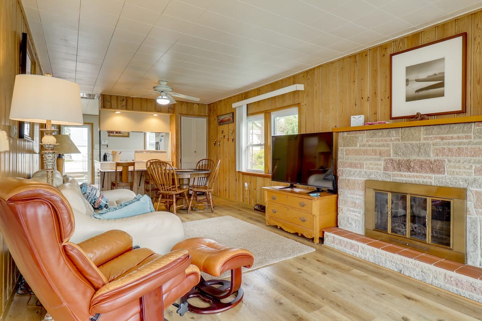 Lake Webster Retreat: Pier, Kayaks & Fire Pit House in Indiana