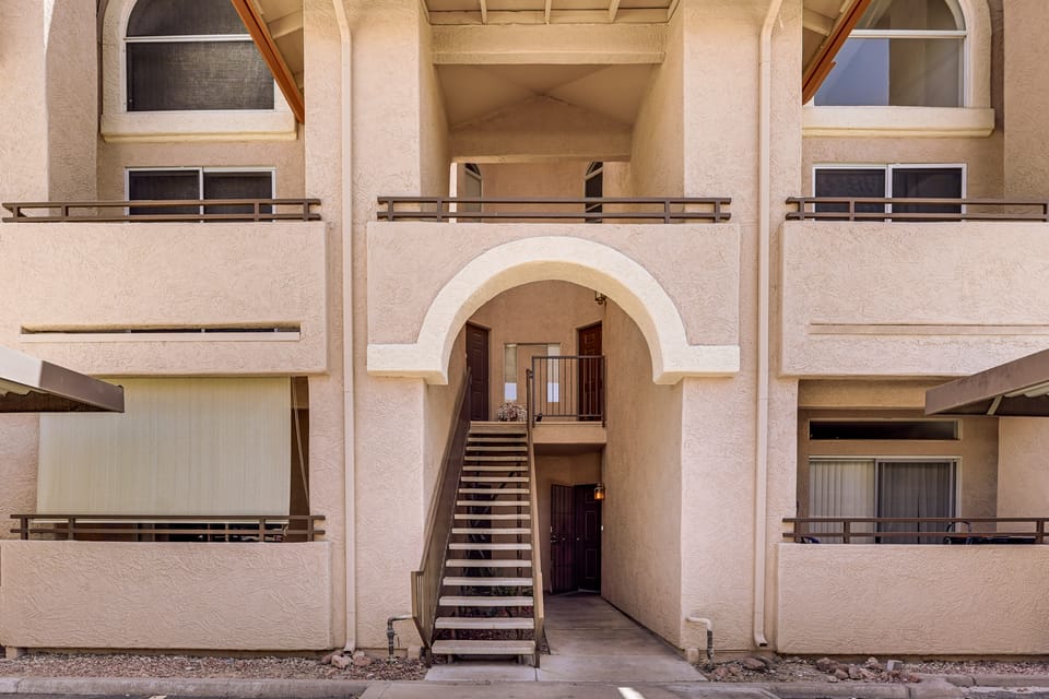 Community Perks! Modern PHX Condo: Extended Stay! Apartment in Phoenix