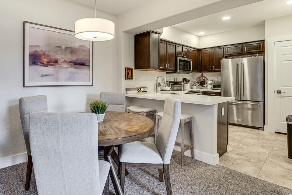 Community Perks! Modern PHX Condo: Extended Stay! Apartment in Phoenix