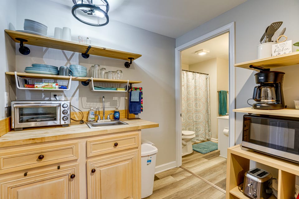 2 Mi to Downtown Port Huron! Couple's Getaway Apartment in Port Huron