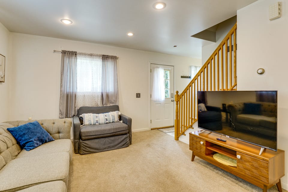 1 Block to Lake Huron Beach! Peaceful Shore House House in Michigan