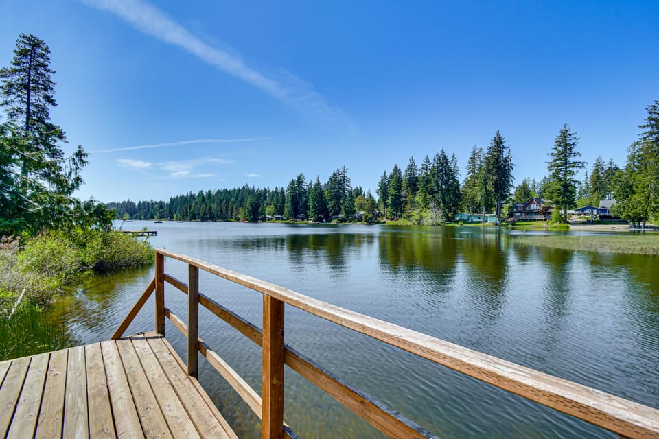 Private Dock & Furnished Deck! Cozy Belfair Escape House in Hood Canal