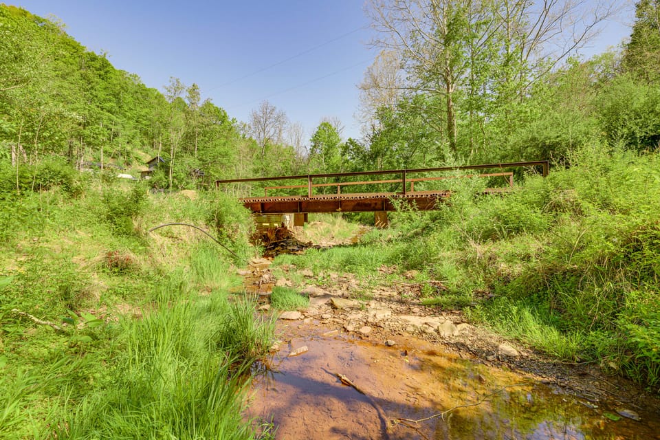 An Appalachian Hideaway w/ Hiking Trails & Deck! House in Ohio