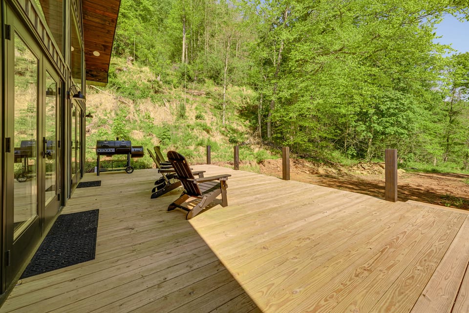 An Appalachian Hideaway w/ Hiking Trails & Deck! House in Ohio