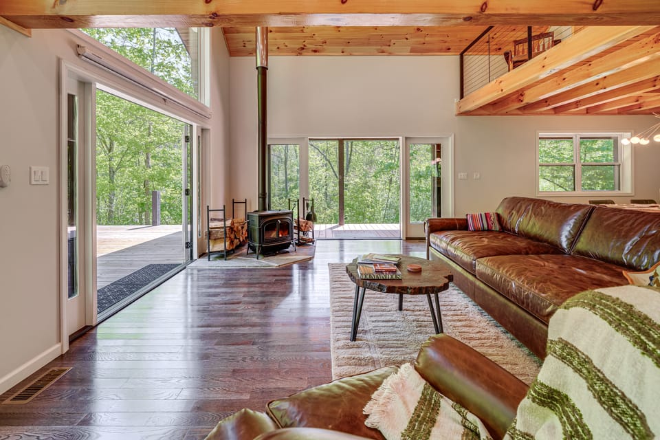 An Appalachian Hideaway w/ Hiking Trails & Deck! House in Ohio