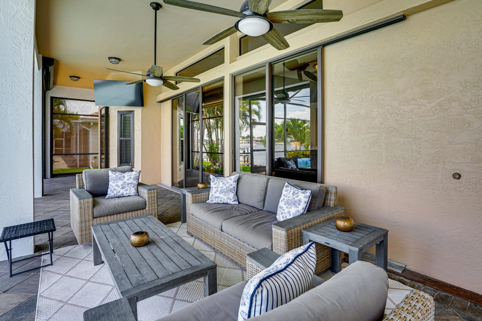 Direct Gulf Access Waterfront Oasis w/ Heated Pool House in Cape Coral