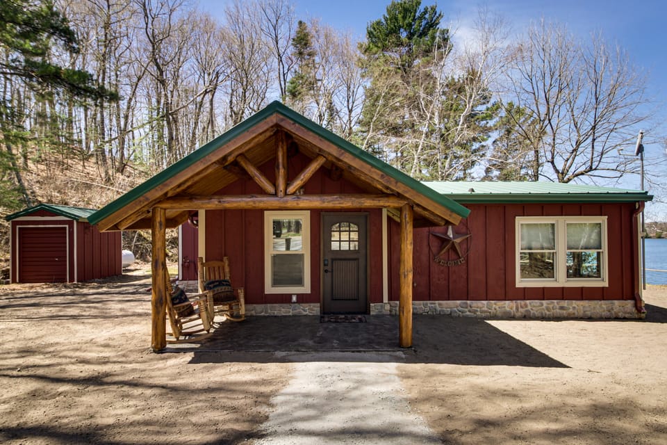 Leech Lake South Shore - Private, Sleeps 8 Adults House in Leech Lake
