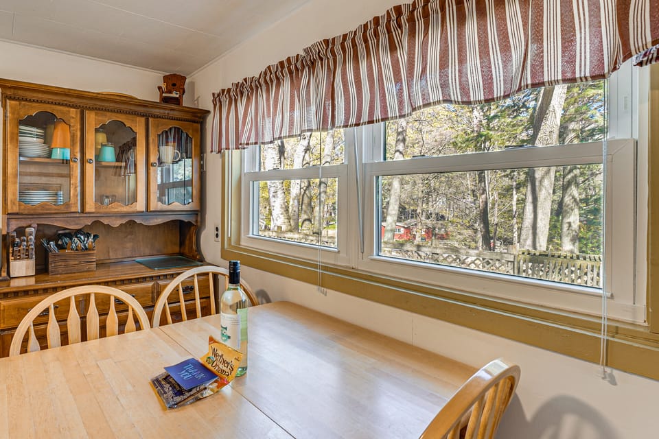Private Community Beach! Family Cabin in Ludington House in Hamlin Lake