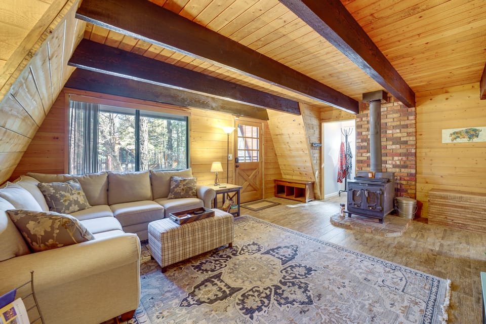 Spacious Yard & Deck! Great Space in Munds Park House in Munds Park