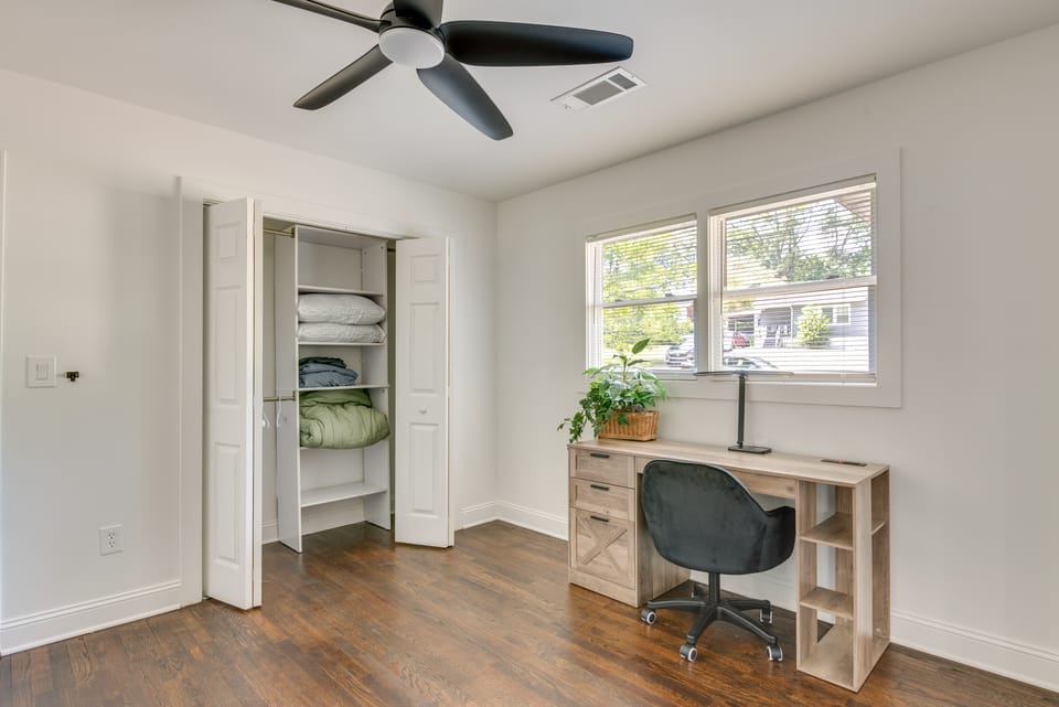 Updated Atlanta Hub: 4 Mi to Mercedes-Benz Stadium Apartment in Atlanta