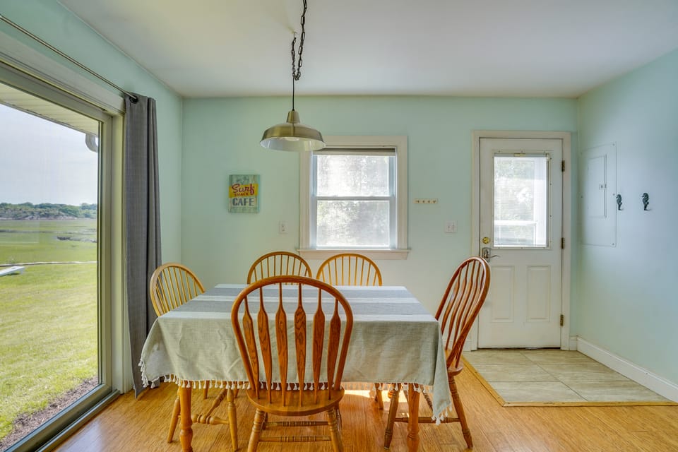 Lovely 'The Buoys Cottage' on Annisquam River! House in Gloucester