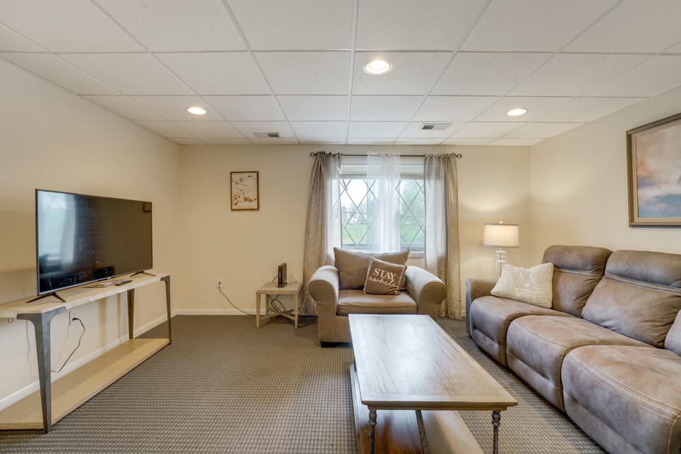 Near Boating, Lake Huron! Quiet Condo on Creek Apartment in Port Huron