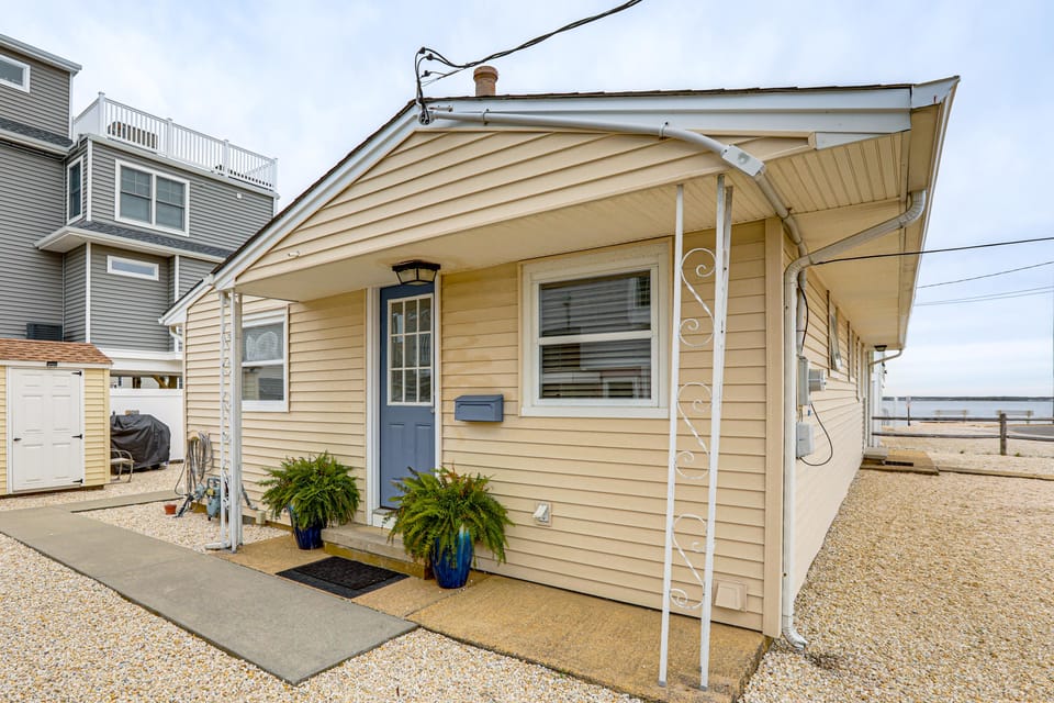 Walk to Beach! Pet-Friendly Getaway in Lavallette House in Toms River