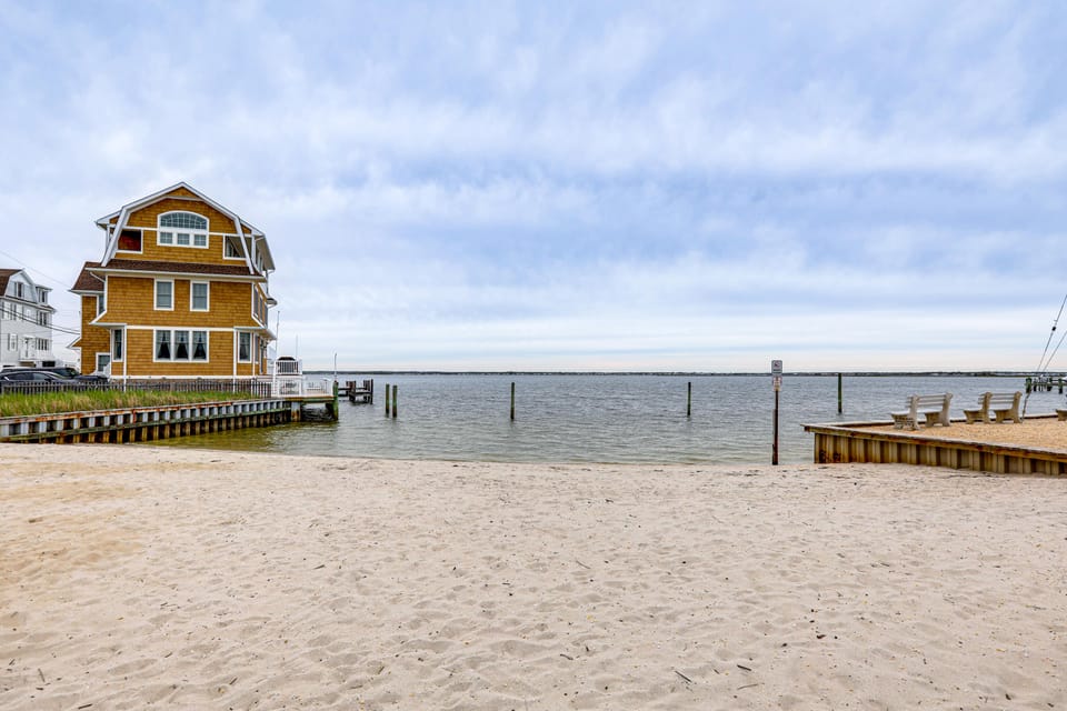 Walk to Beach! Pet-Friendly Getaway in Lavallette House in Toms River