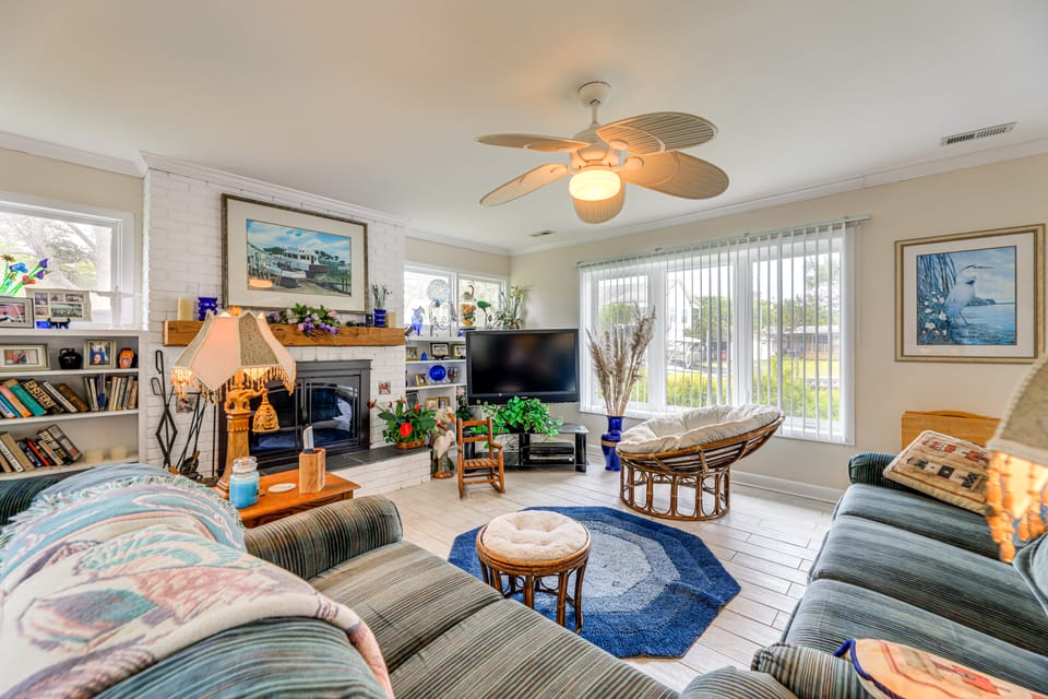 On the ICW: Personal Dock, Ocean Fishing & Beach! House in North Carolina