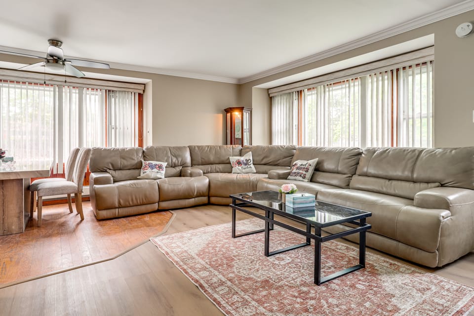 2 Mi to Heritage Park! Pet-Friendly Retreat House in Farmington Hills