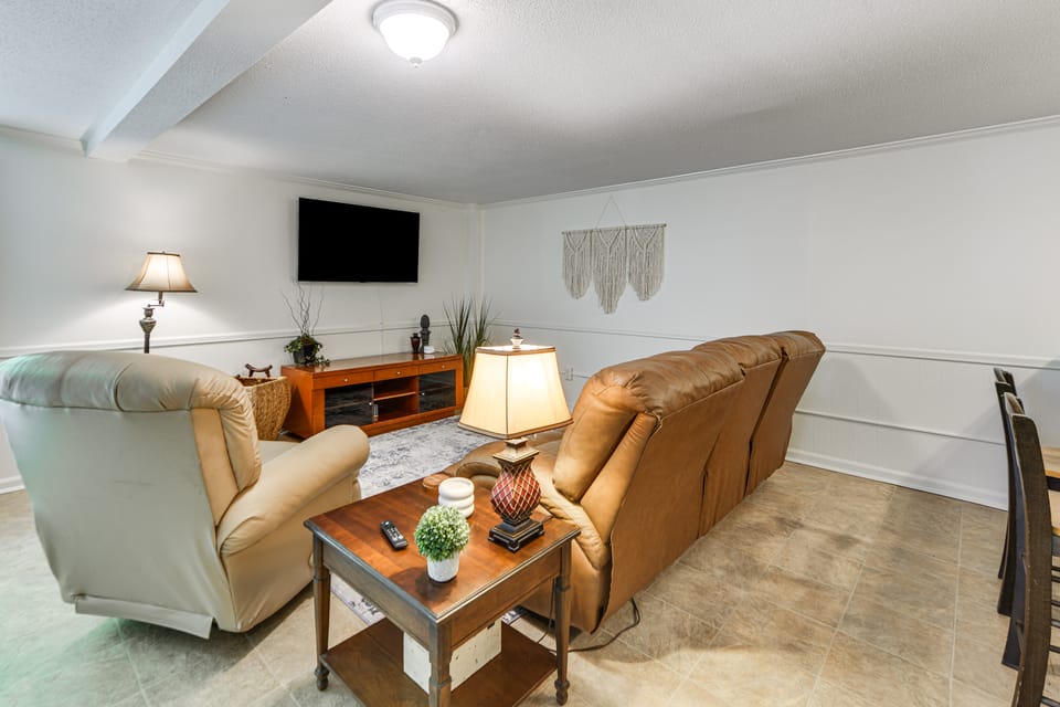 9 Mi to Uptown! Pet-Friendly Retreat in Columbus Apartment in Columbus