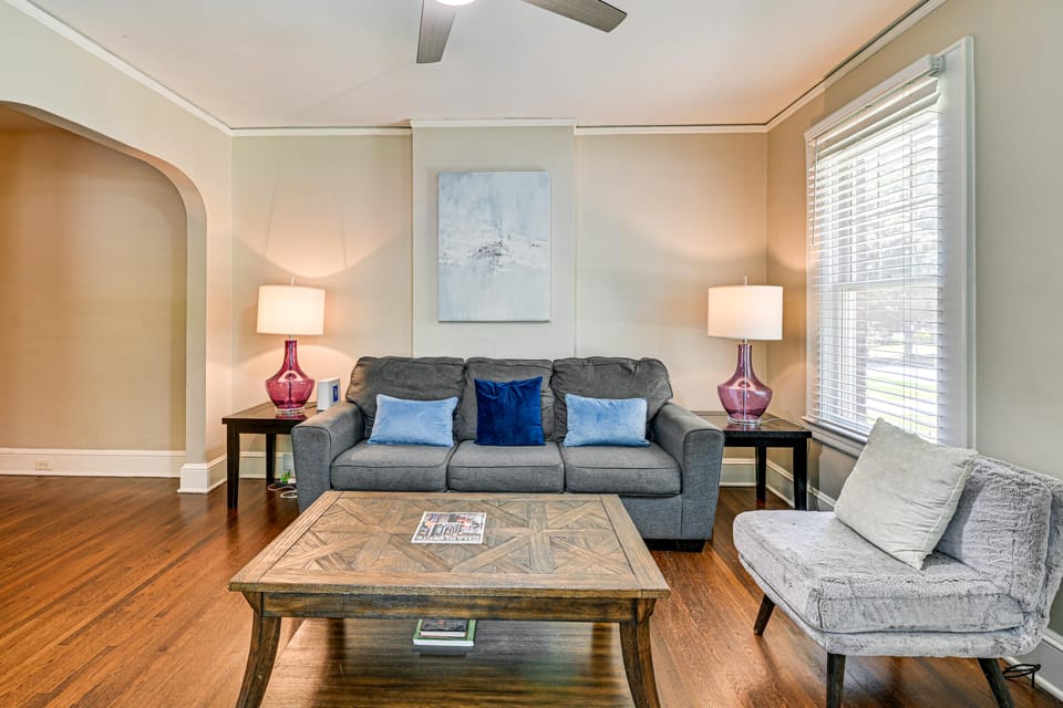 Easy Access to Uptown & Sports! Charlotte Duplex House in Charlotte