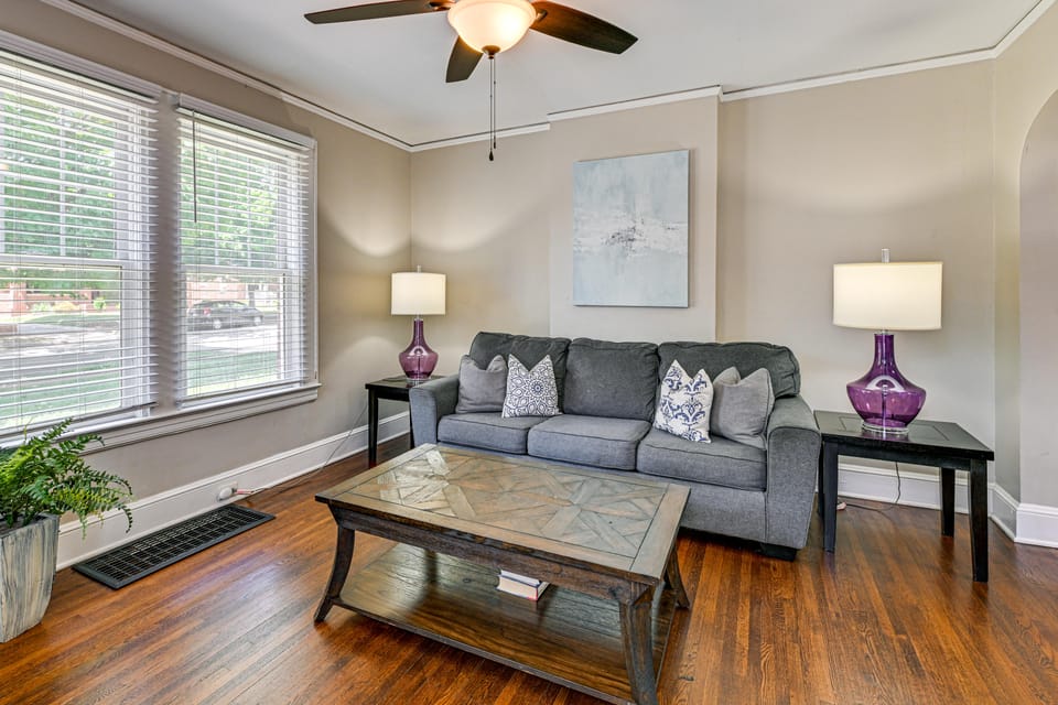 1 Mi to Uptown Hot Spots! Modern Charlotte Duplex House in Charlotte