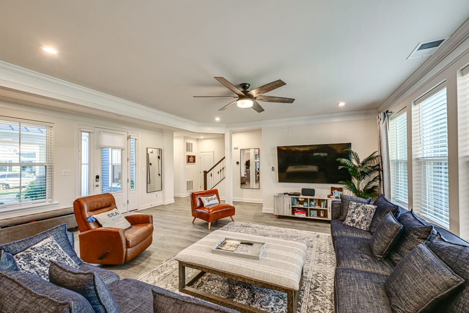 Beach Shuttle! Spacious Bishop’s Landing Retreat House in Millville