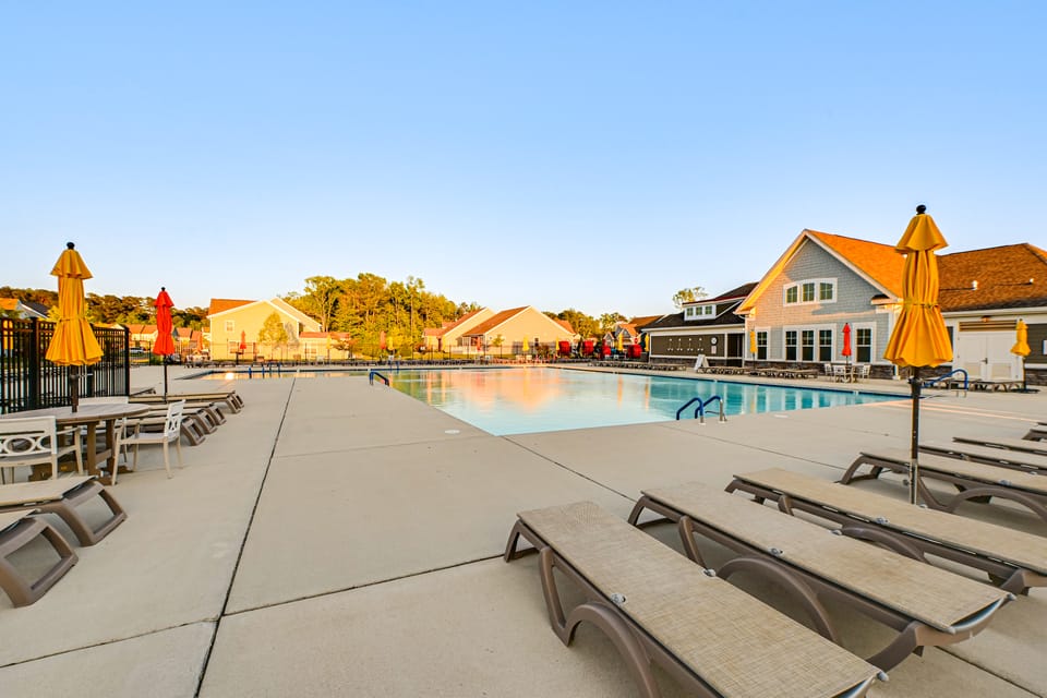 Beach Shuttle! Spacious Bishop’s Landing Retreat House in Millville